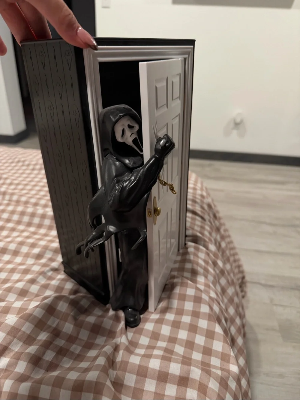 Scream popcorn bucket